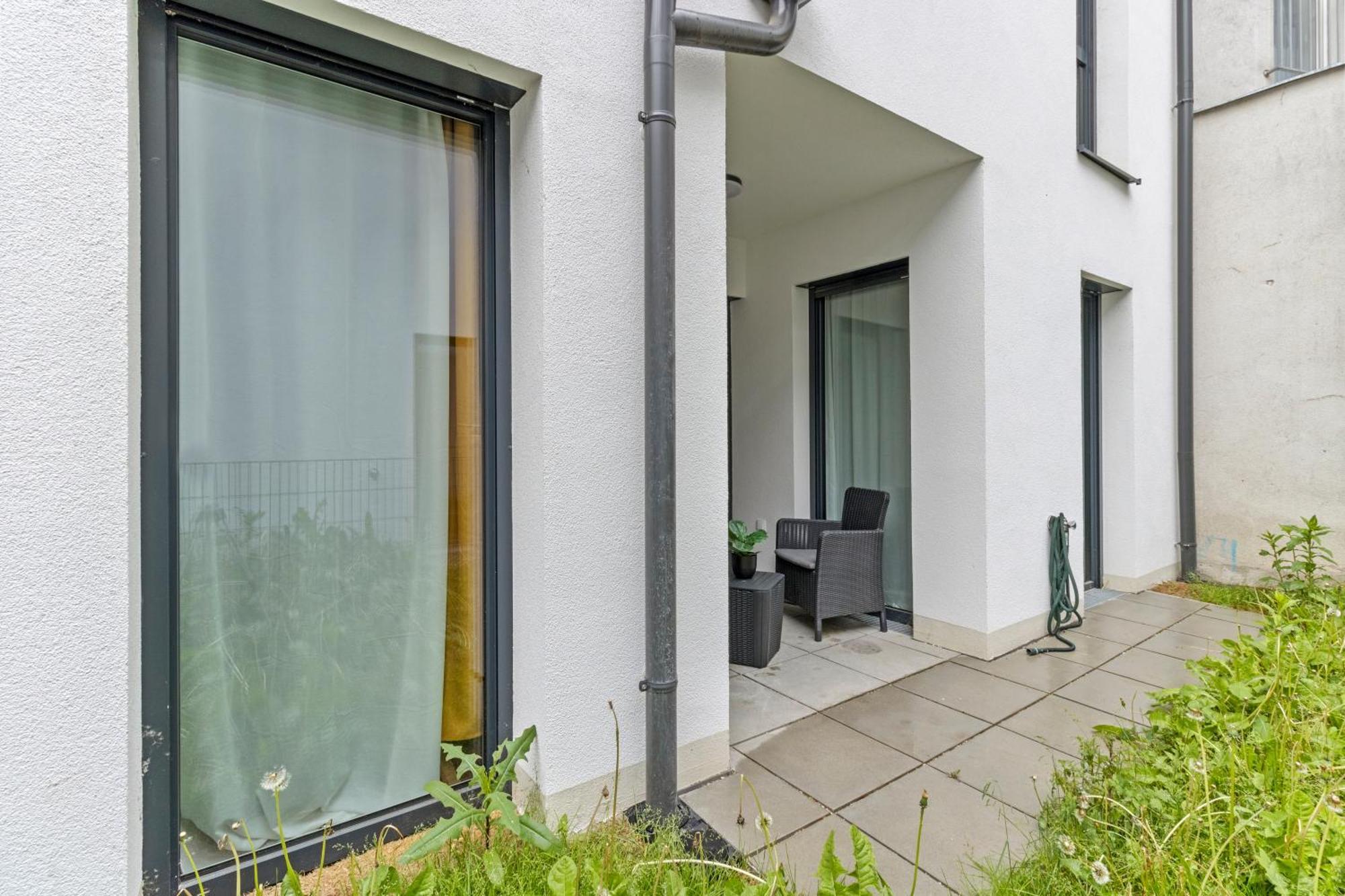 1 Min To Public Transport - 3 Min To Supermarket And Pharmacy - On-Site Parking For 19,90 Eur Wien Eksteriør bilde