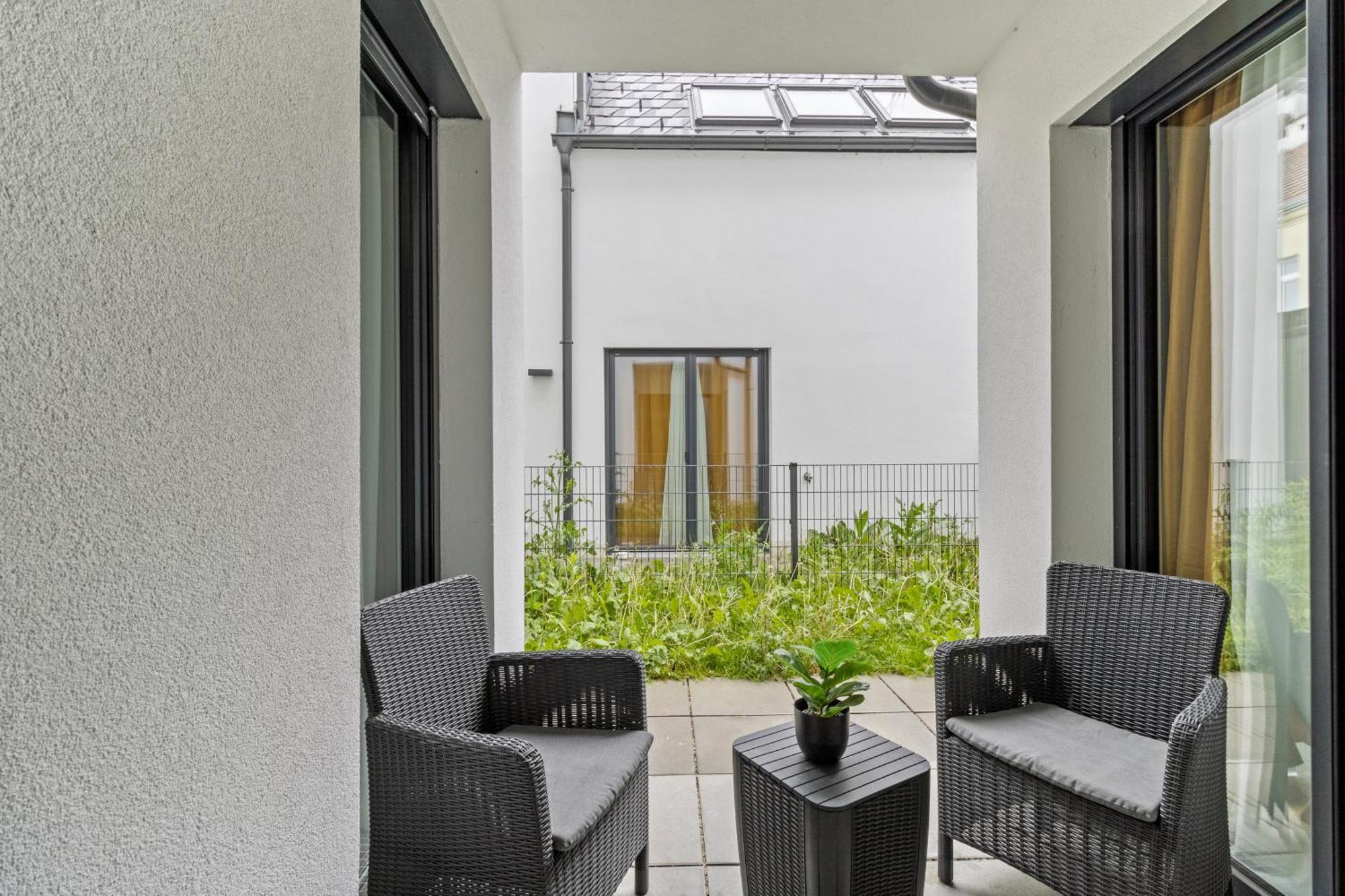 1 Min To Public Transport - 3 Min To Supermarket And Pharmacy - On-Site Parking For 19,90 Eur Wien Eksteriør bilde